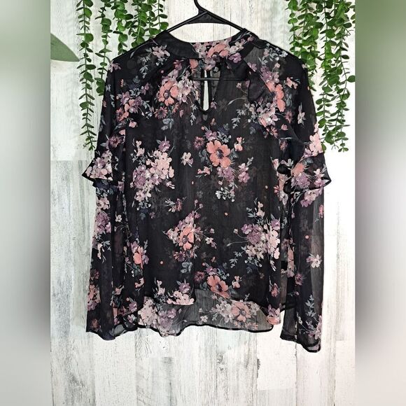 Iris Blouse  - Picture 1 of 8